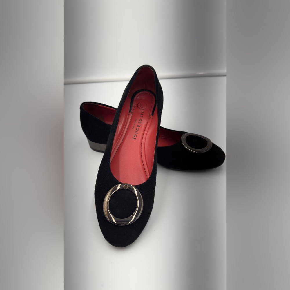 Pas‎ de Rouge Black Flats with Pink Interior and Silver Accent Sz 39/ 8